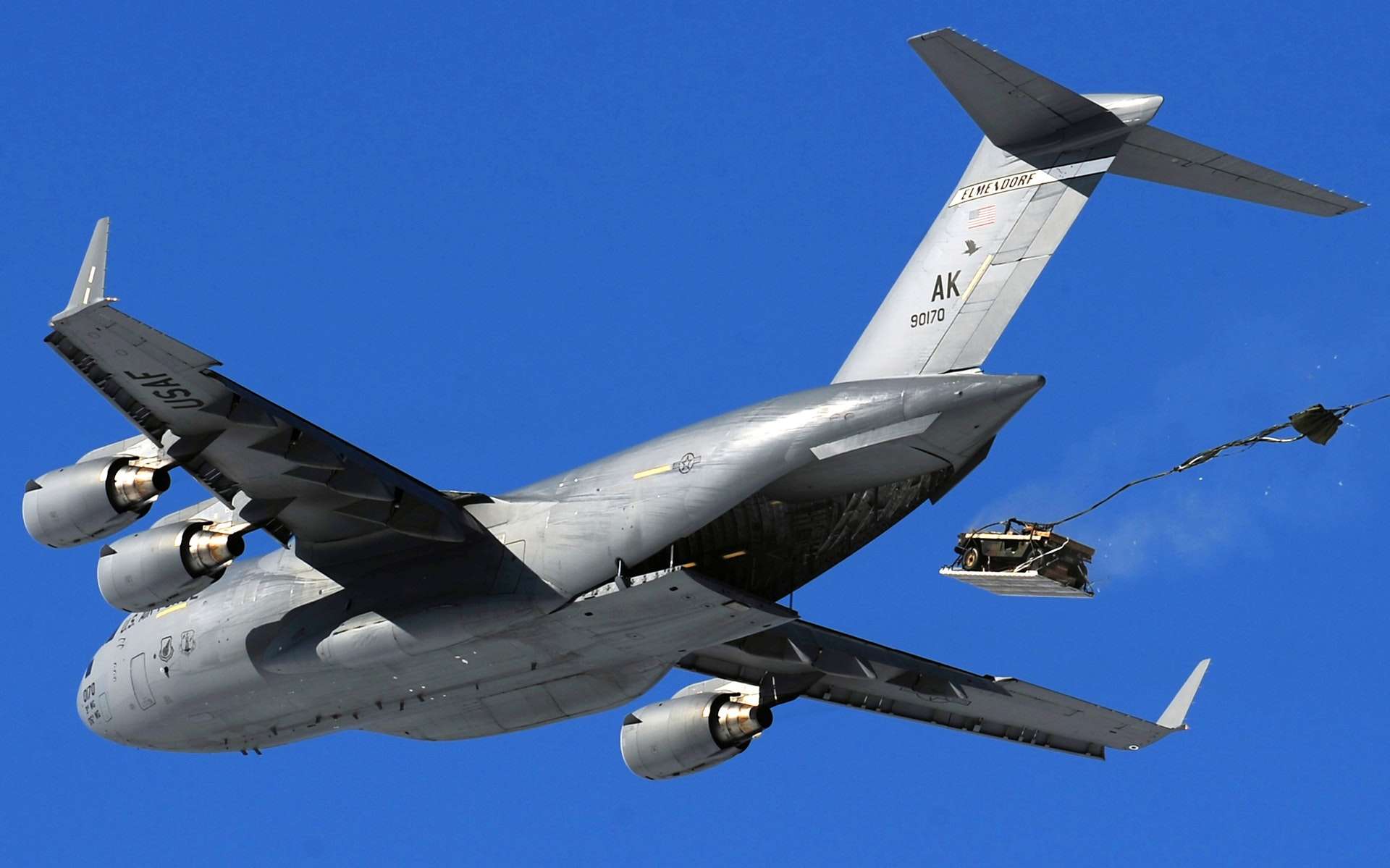 Business booming for giant cargo planes Business booming for giant cargo planes